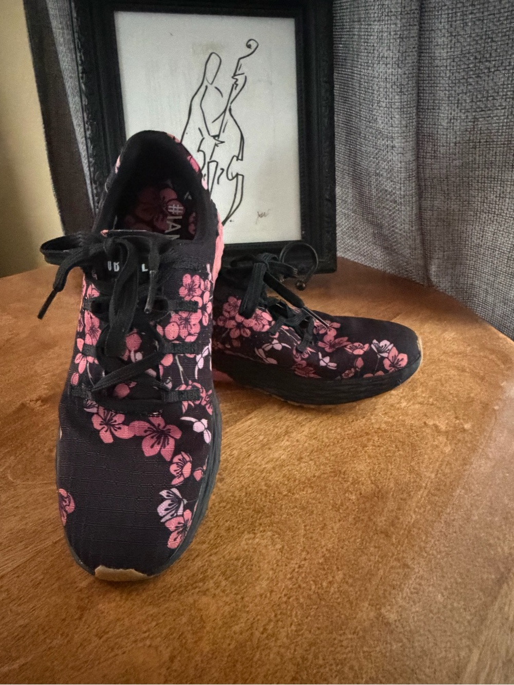 NOBULL All Day Ripstop Black Cherry Blossom. Men's 6 / Women's 7.5